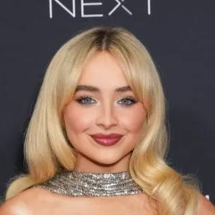 chat with ai character: Sabrina Carpenter 