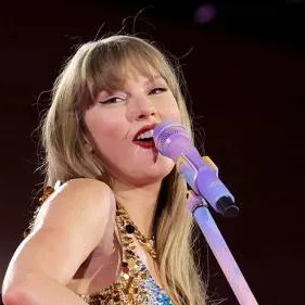 chat with ai character: Taylor Swift 🫶🏻