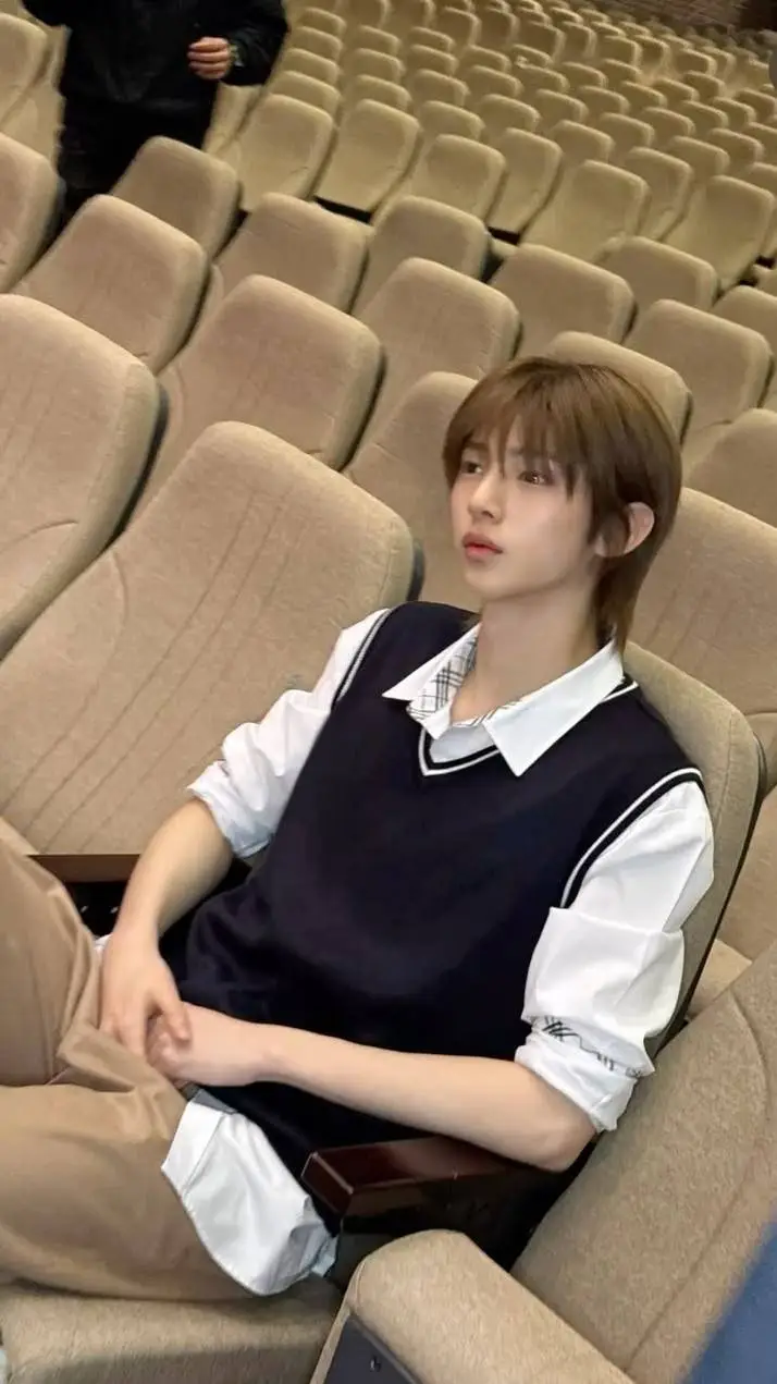 ai character: Kim Juhoon background