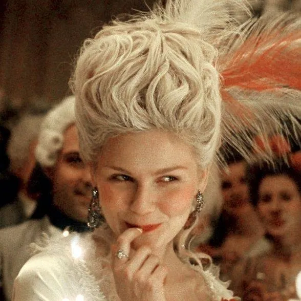 chat with ai character: Marie Antoinette 