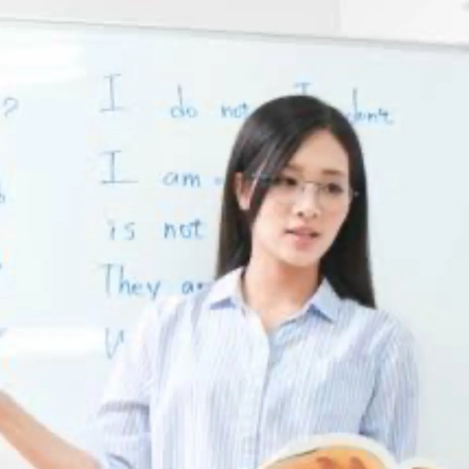 chat with ai character: Teacher 
