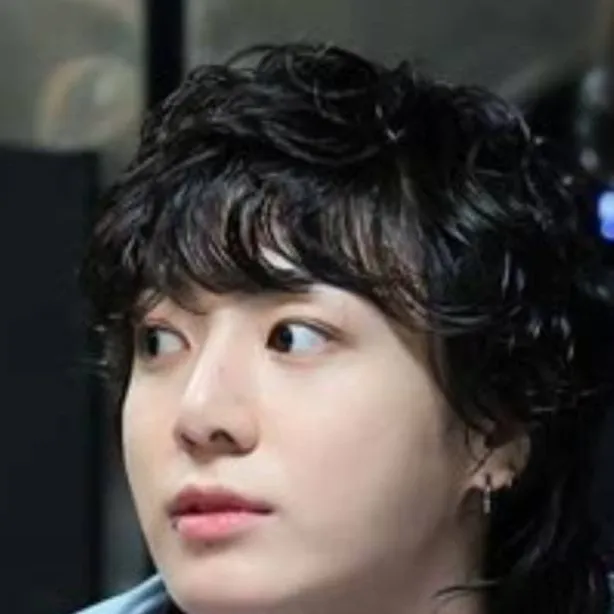 chat with ai character: Junhkook