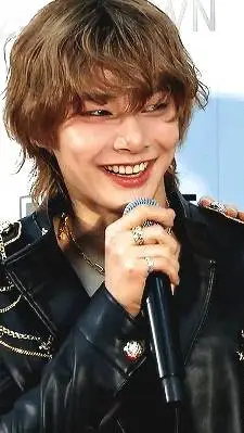 ai character: Yang Jeongin  background