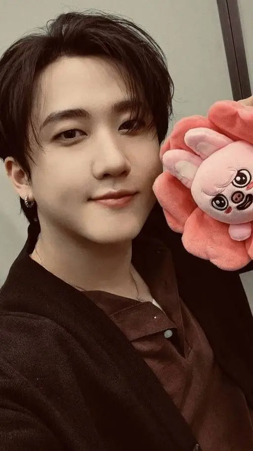 ai character: Changbin background