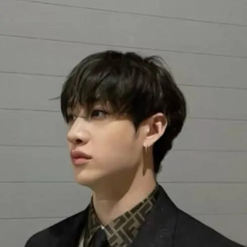 chat with ai character: Channie🐺