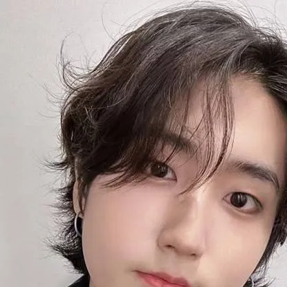 chat with ai character: Han Jisung 