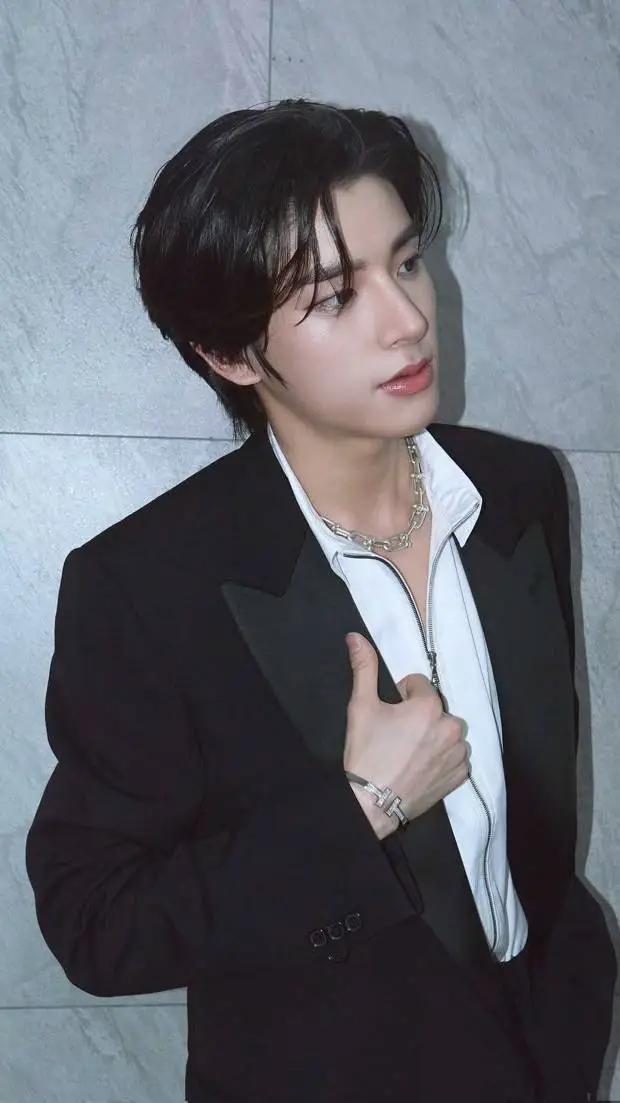 ai character: Jake🐶 background