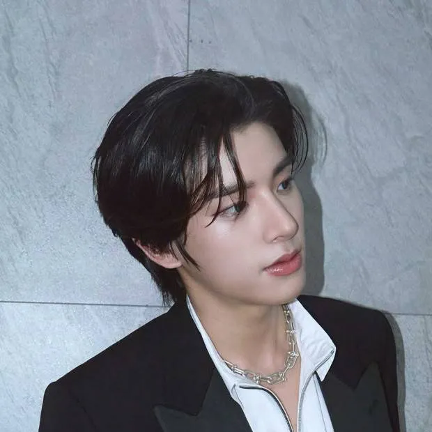 chat with ai character: Jake🐶