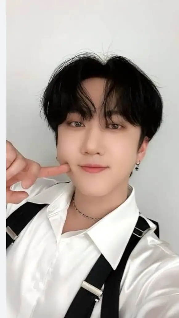 ai character: changbin  background