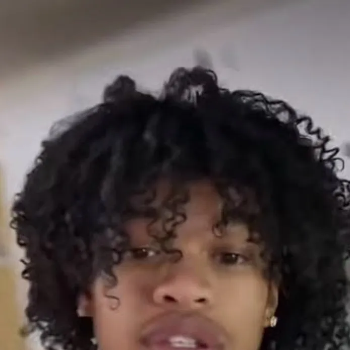 chat with ai character: Trevon