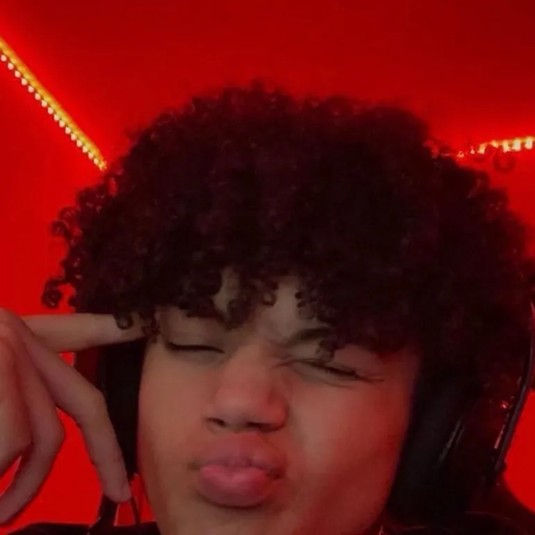 chat with ai character: Boy bsf