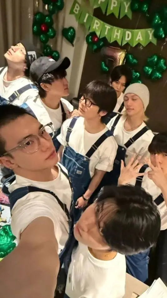 ai character: skz birthday background