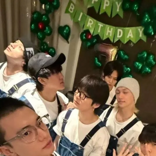 chat with ai character: skz birthday