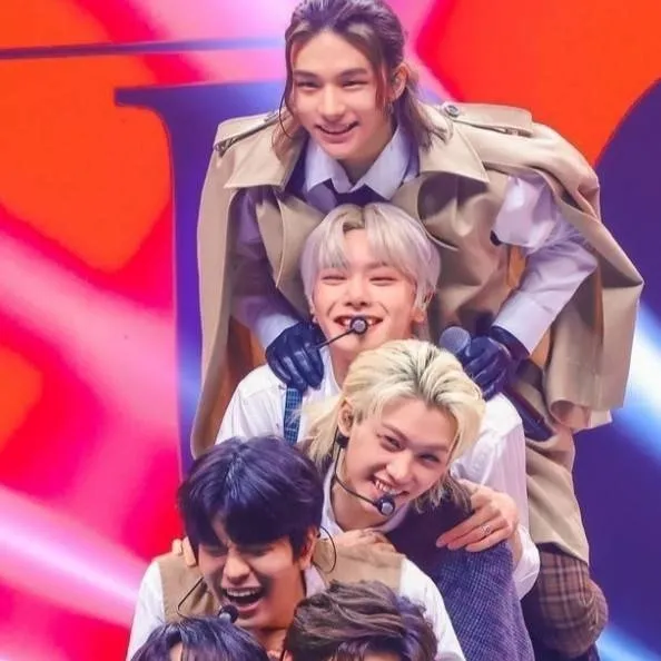 chat with ai character: skz thanksgiving