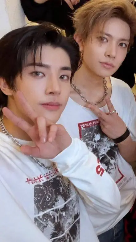 ai character: heeseung/jake background