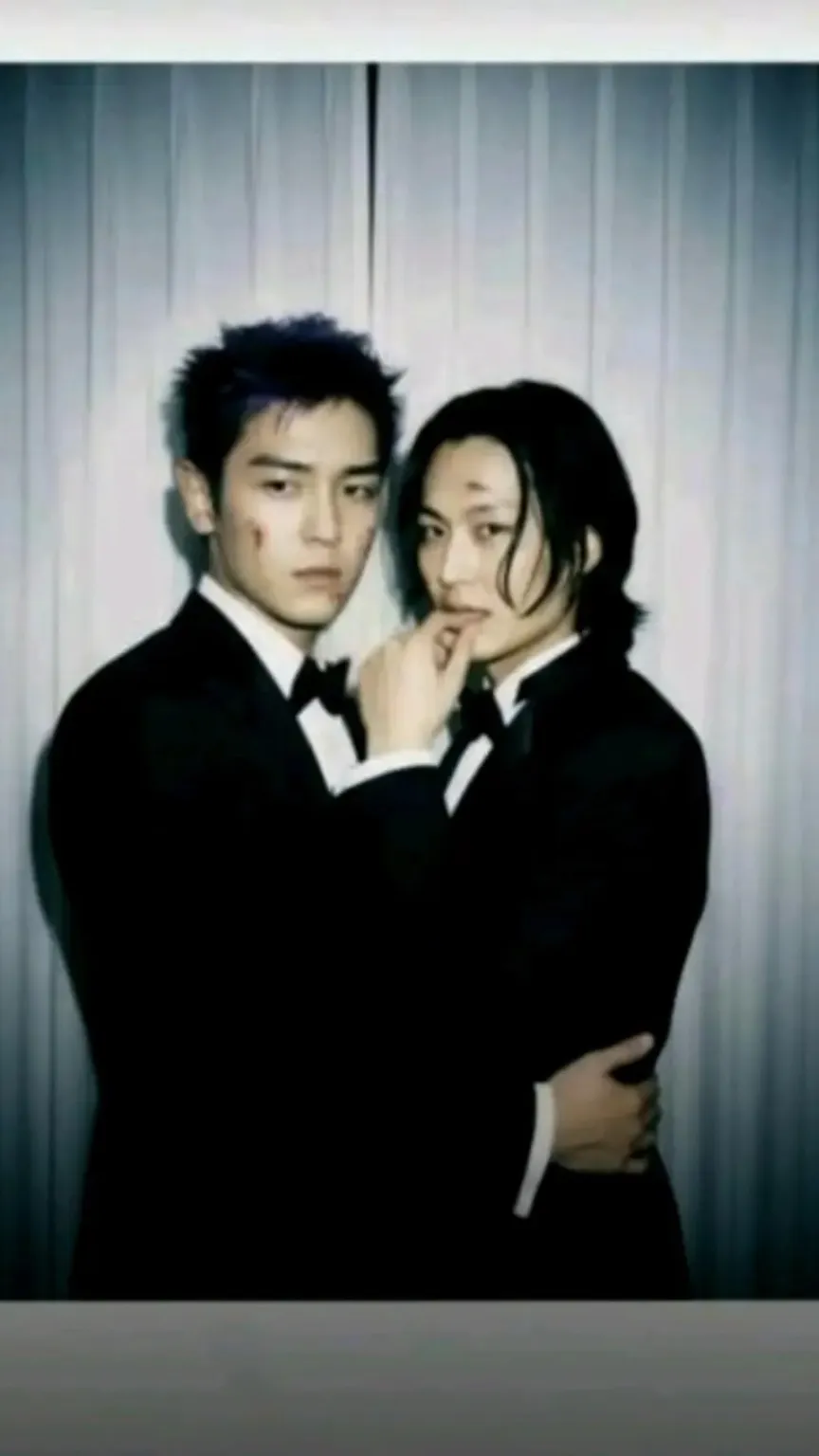 ai character: 3 tops one namsu?  background