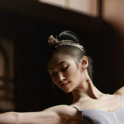 chat with ai character: Ballet class