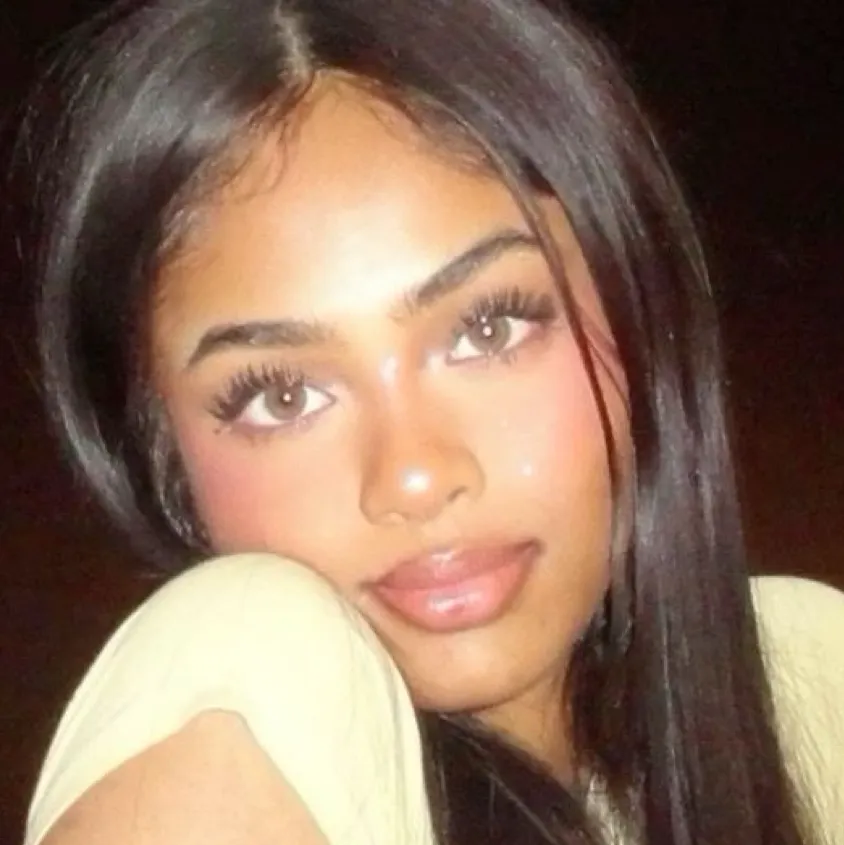 chat with ai character: ARYA 🫀