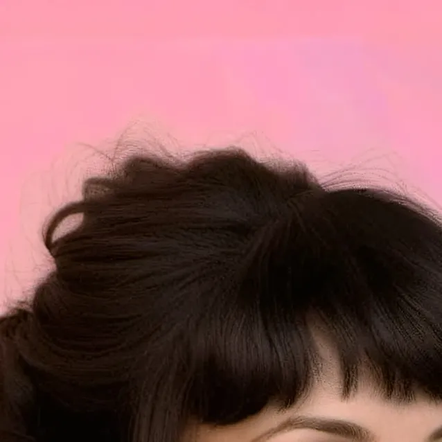 chat with ai character: melanie martinez 