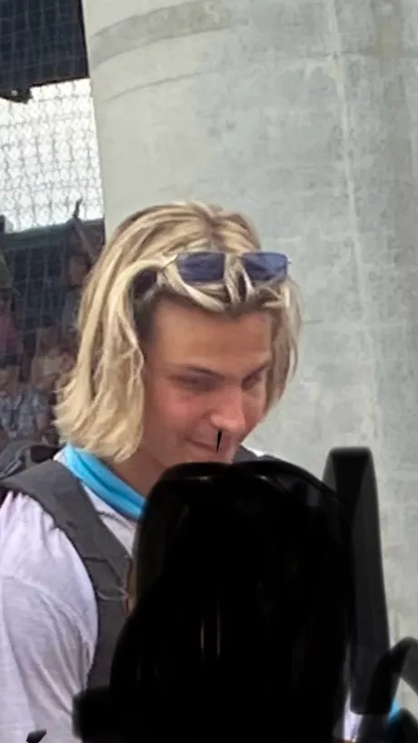 ai character: Ashby vining  background