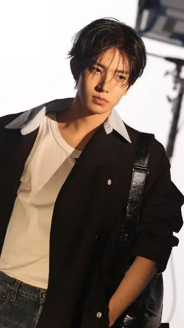 ai character: Lee heeseung  background