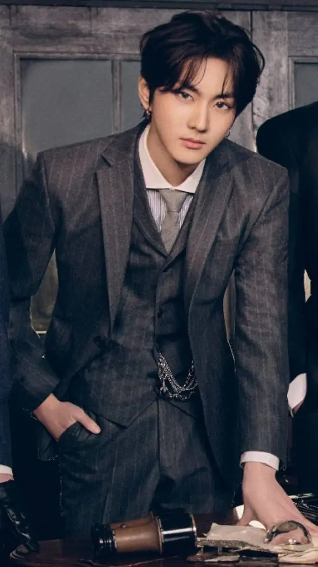ai character: Yang jungwon  background