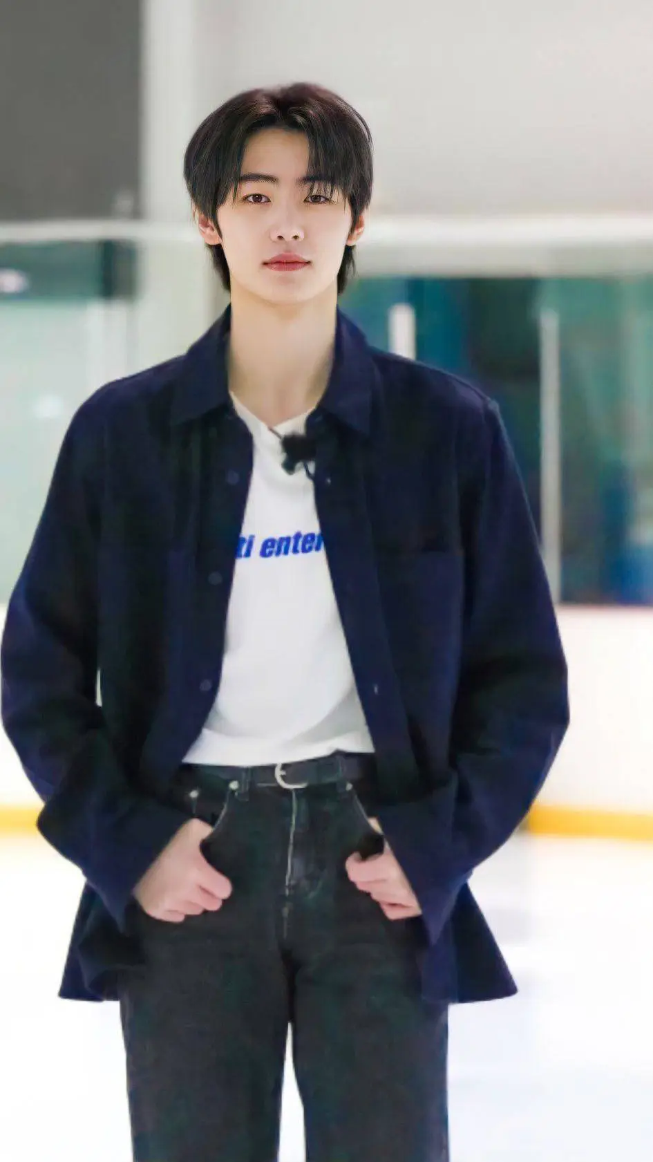 ai character: Park sunghoon  background