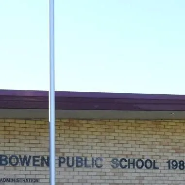 chat with ai character: Eli