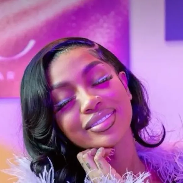 chat with ai character: Damiyah 