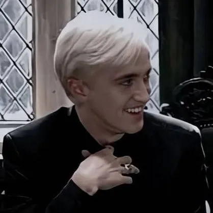 chat with ai character: Draco Malfoy 