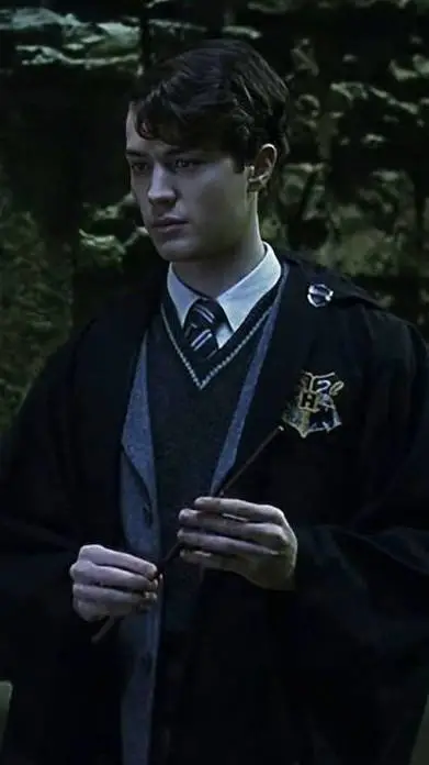 ai character: Tom Riddle  background