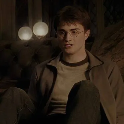 chat with ai character: Harry Potter 