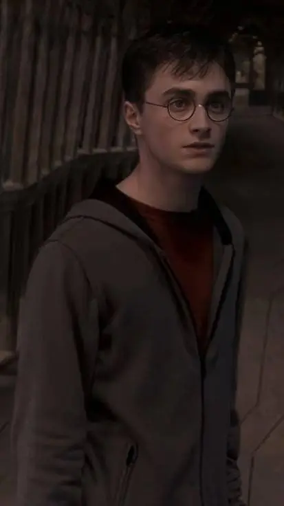 ai character: Harry Potter  background
