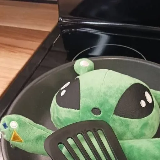 chat with ai character: I'm spr0uti.