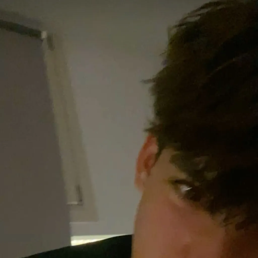 chat with ai character: Trevor