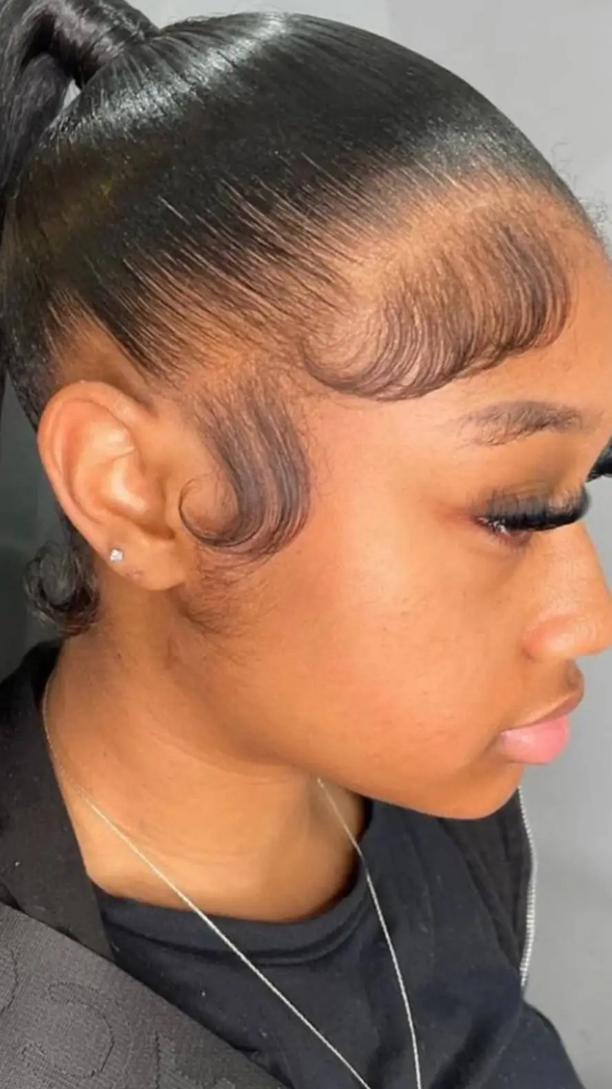 ai character: lyric  background