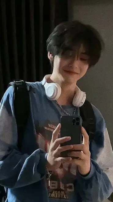 ai character: -Mincheol- background