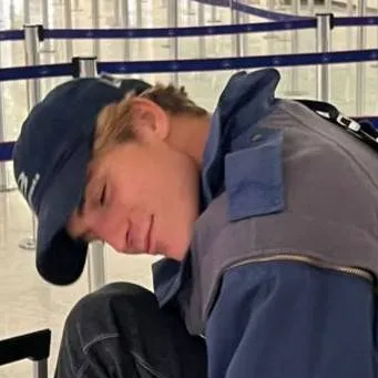 chat with ai character: Isaac