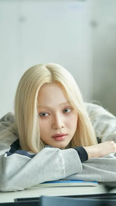 Talkie AI - Chat with Yeonhwa Baek