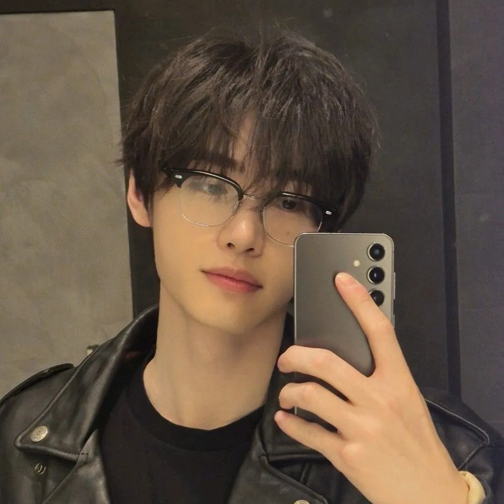 chat with ai character: Sunghoon 