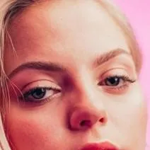 chat with ai character: Sally Slater