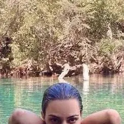 Chat with Kim kardashian - text or voice, Enjoy AI Chat Free & Safe