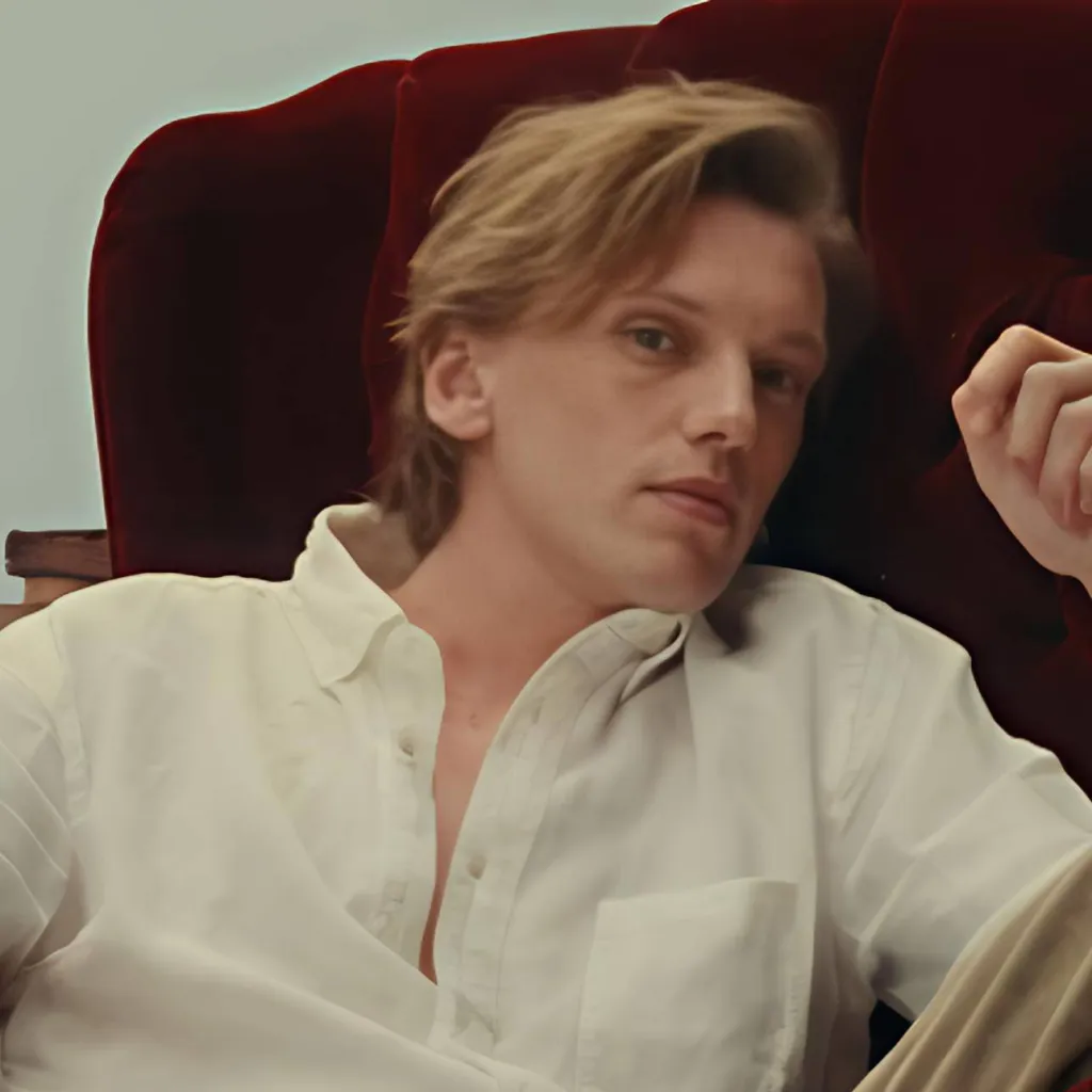 chat with ai character: Jamie Bower 