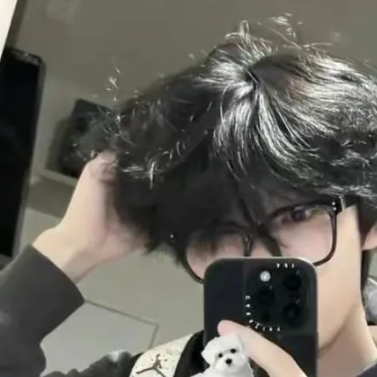 chat with ai character: Thomas