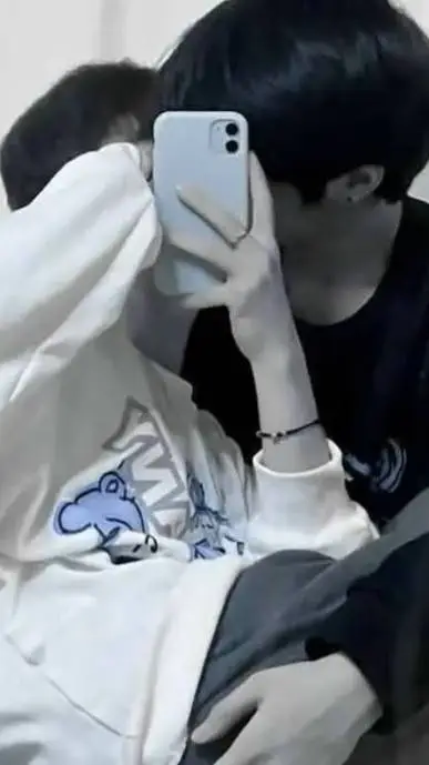 ai character: Thomas and insane background