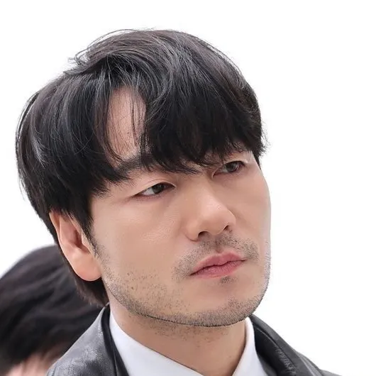 chat with ai character: Sang-woo 