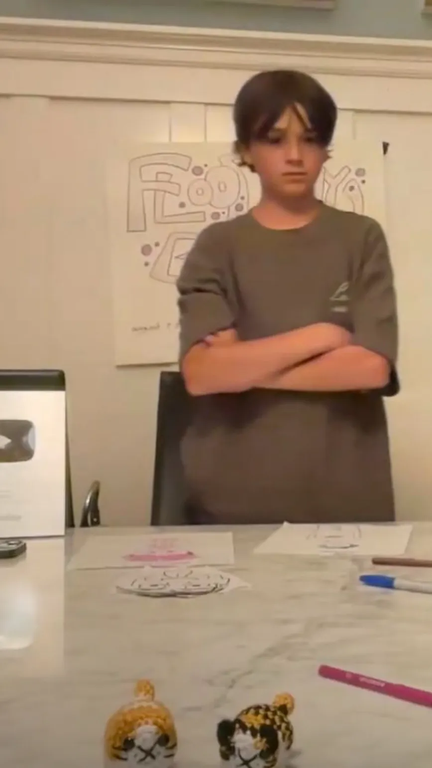 ai character: 🎶-Ethan-🎶 background