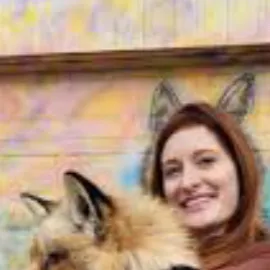 chat with ai character: Mikayla raines