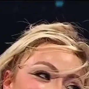 chat with ai character: liv morgan 