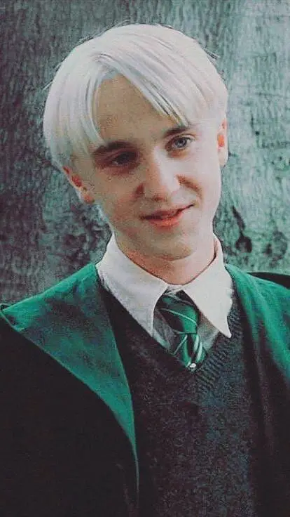 ai character: 《Draco Malfoy》 background